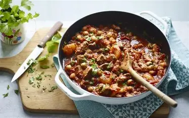 Harissa-Spiced Lamb and Apricot Chili